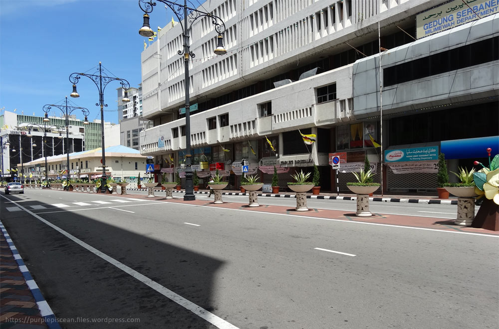 Puste ulice Bandar Seri Begawan