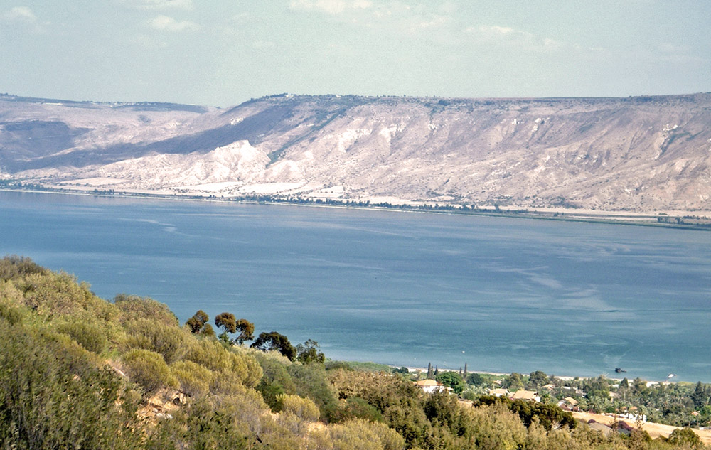 Jeziora Tyberiadzkiego na granicy Izraela i Jordanii