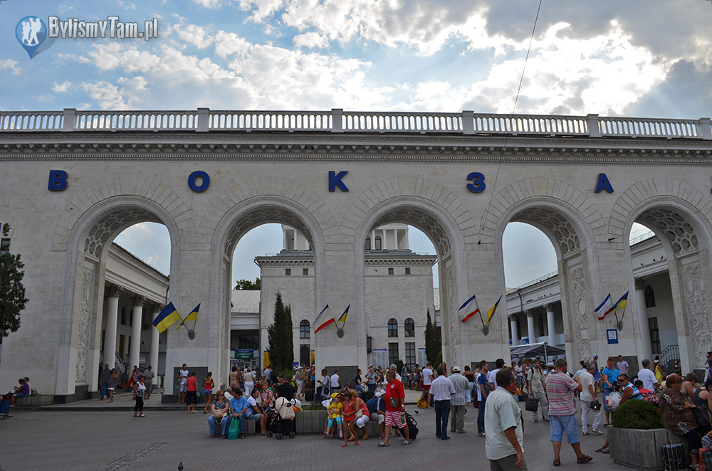 Dworzec kolejowy w Simferopolu na Krymie