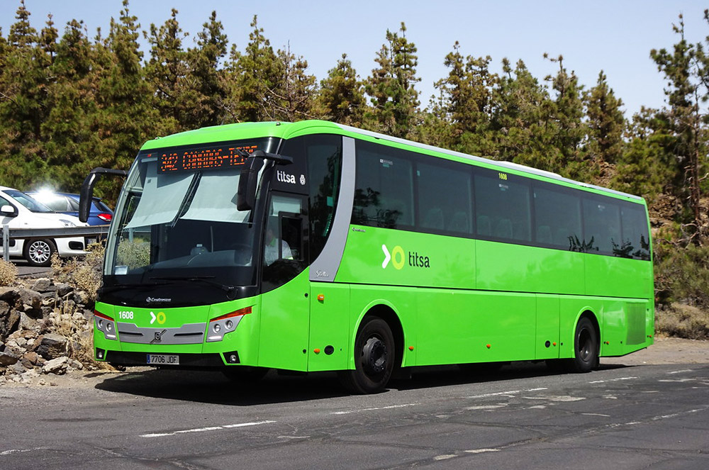 Autobus 342 z Puet de la Cruz do Parku pod Teide