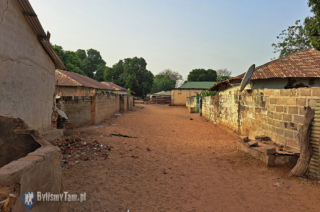 Droga między podwórkami